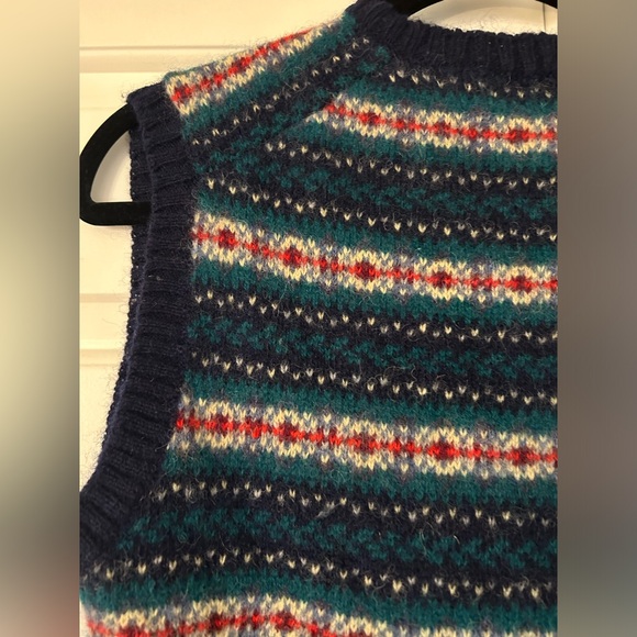 Brooks Brothers Sweater Vest - Picture 4 of 6